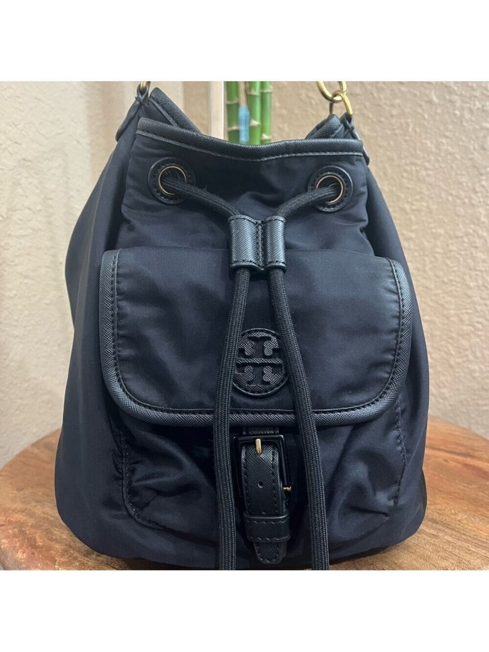 TORY BURCH SCOUT SMALL BLACK NYLON DRAWSTRING BUCKET - Picture 4 of 13